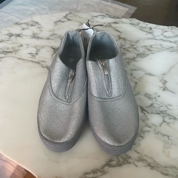 Vintage NWT Chatties silver slip ons - Picture 2 of 6